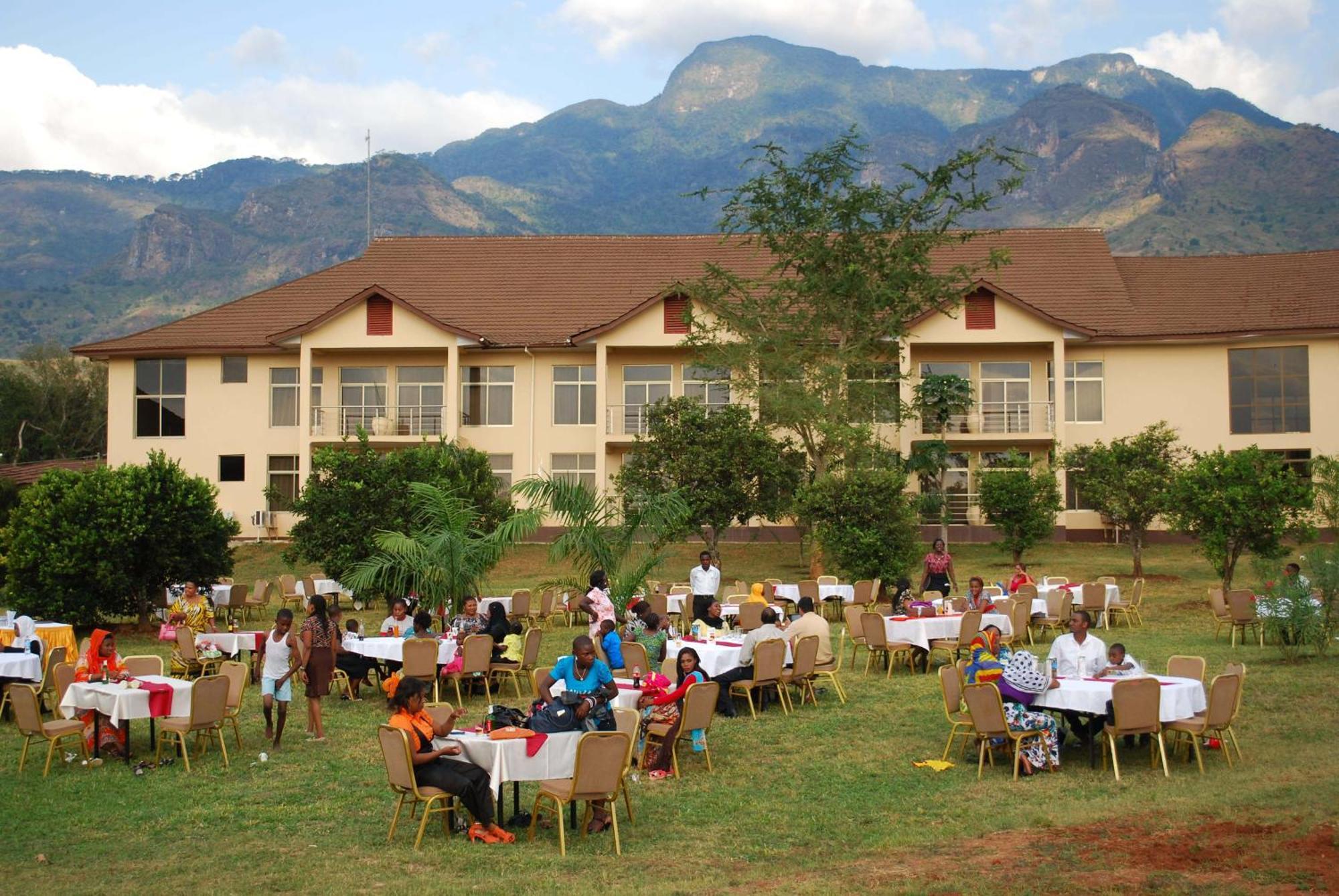 Nashera Hotel Morogoro Exterior foto